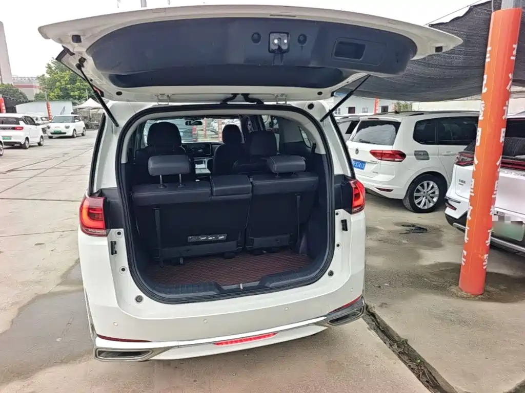GAC Motor Trumpchi M8 — фото 19