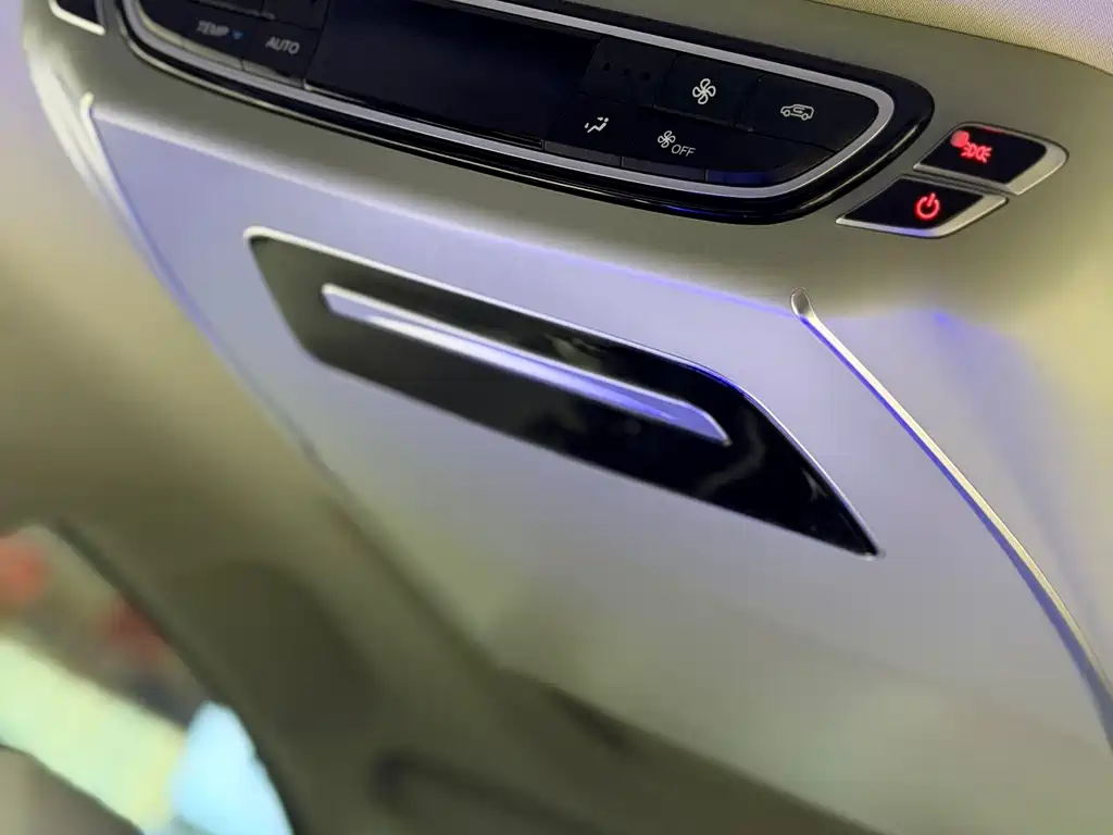 GAC Motor Trumpchi M8 — фото 9