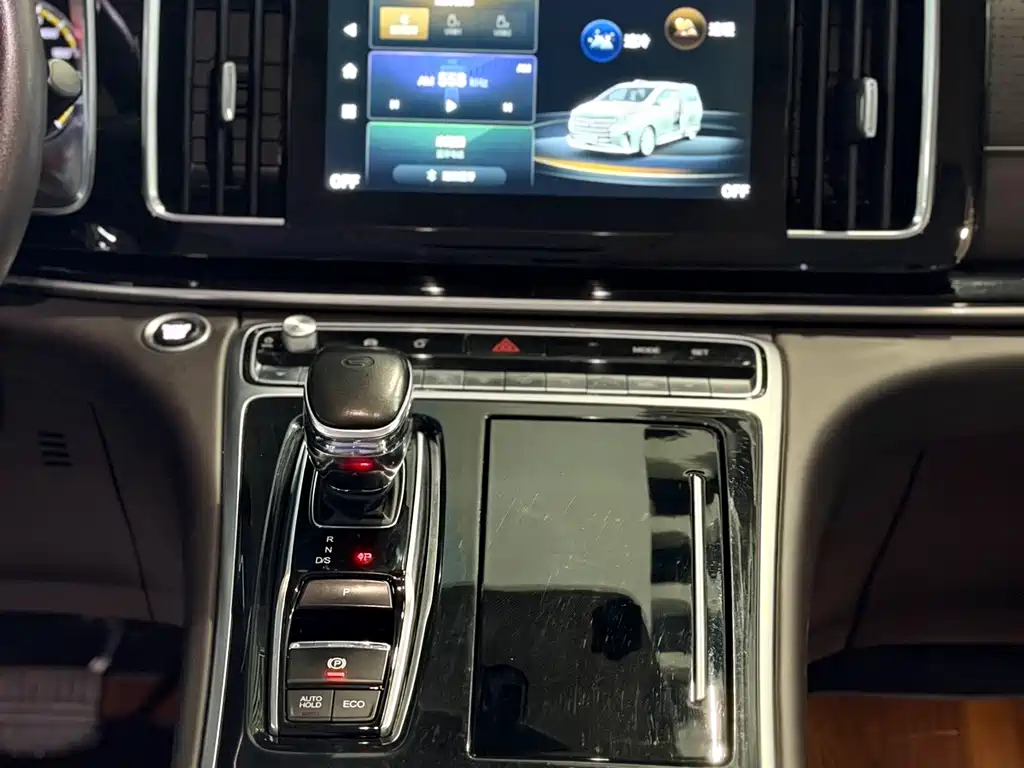 GAC Motor Trumpchi M8 — фото 10