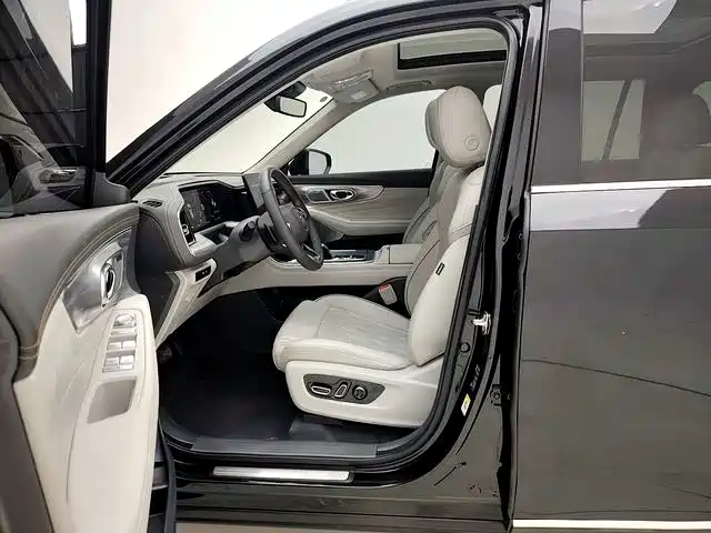 GAC Motor Trumpchi GS8 — фото 14