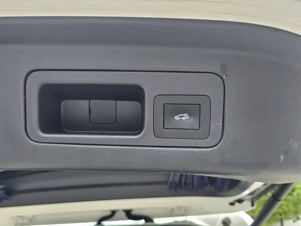 GAC Motor Trumpchi M8 — фото 18