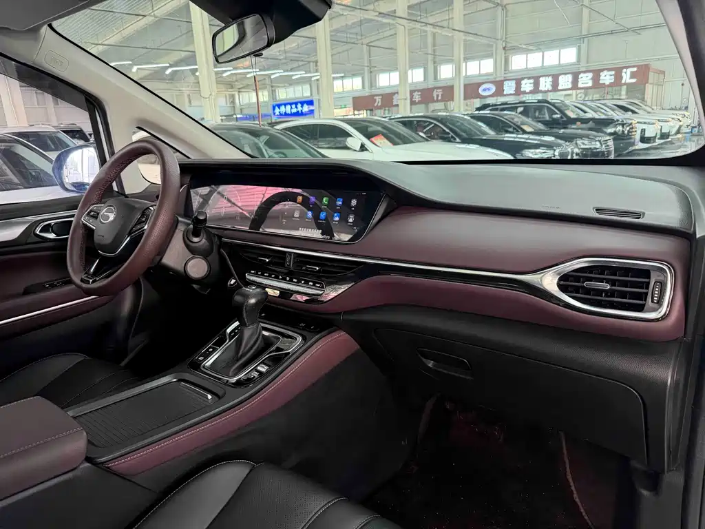 GAC Motor Trumpchi M6 — фото 18