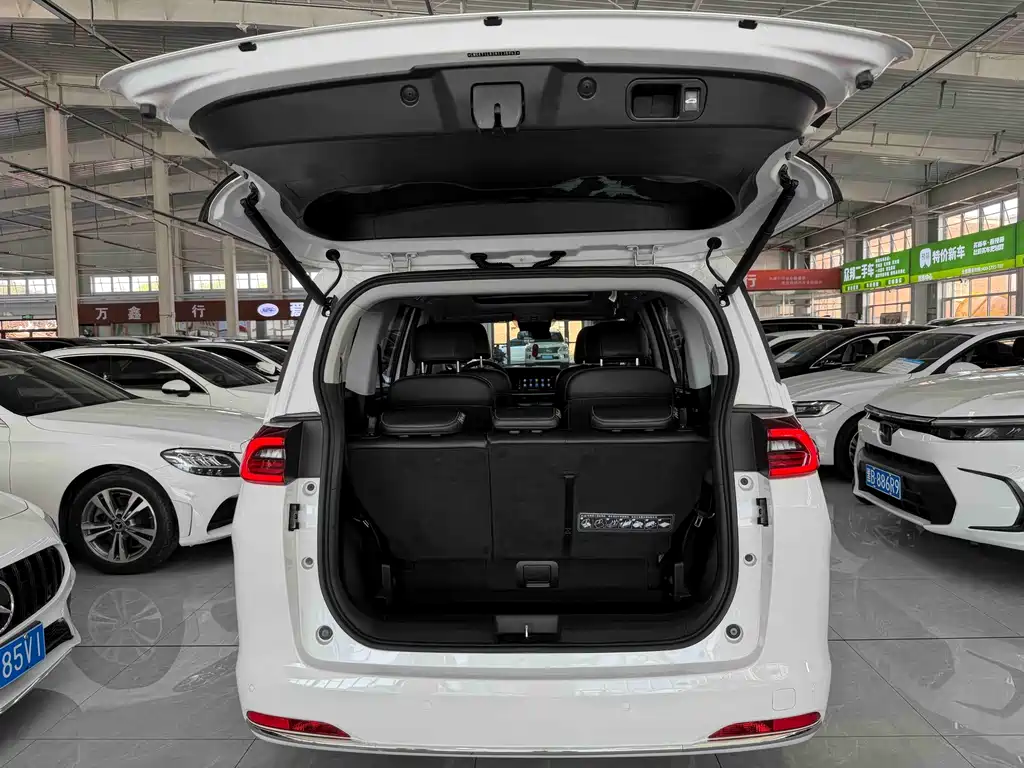 GAC Motor Trumpchi M6 — фото 20