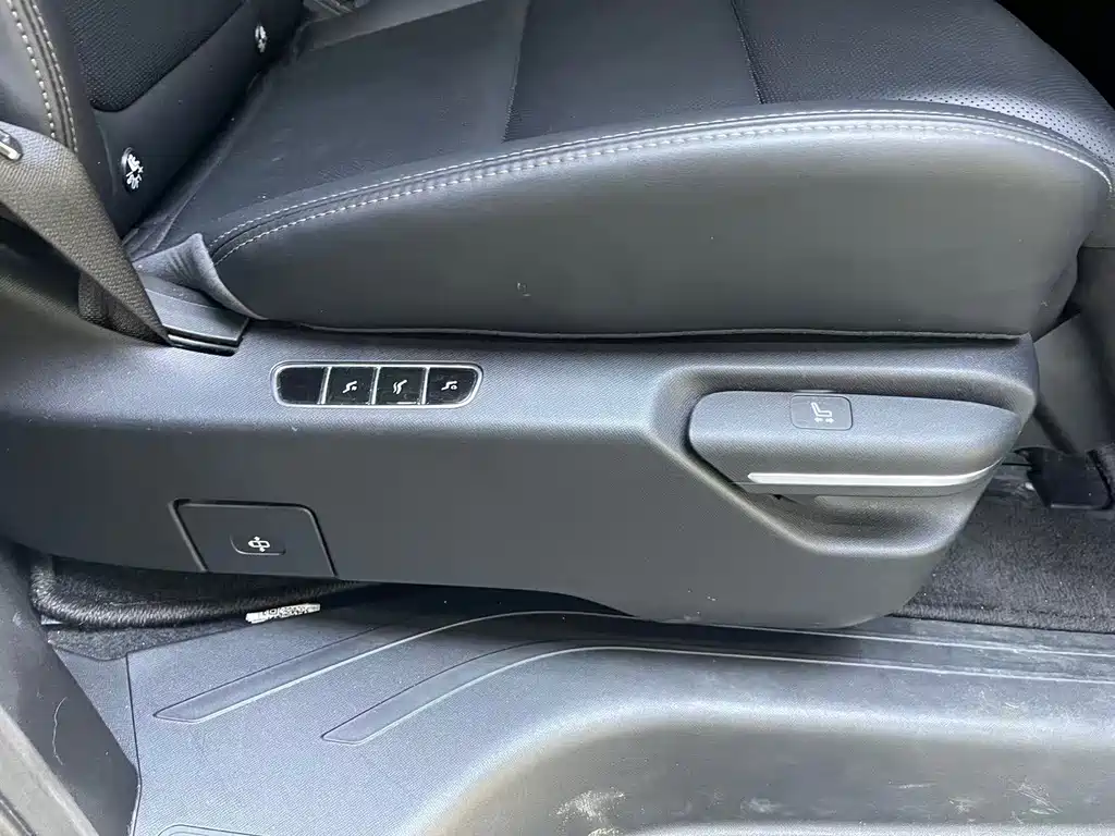 GAC Motor Trumpchi E8 — фото 13