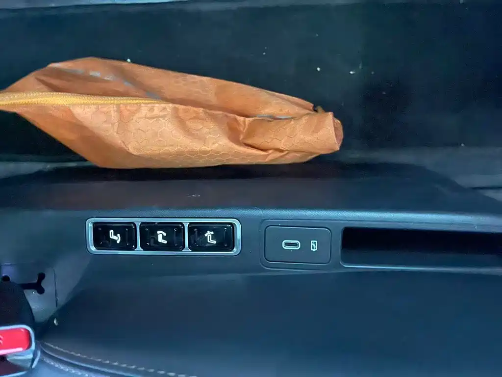 GAC Motor Trumpchi E8 — фото 14