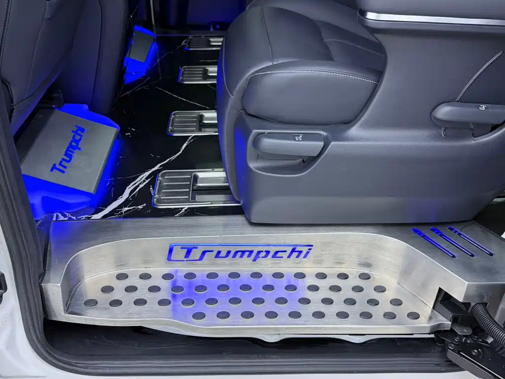 GAC Motor Trumpchi M8 — фото 14