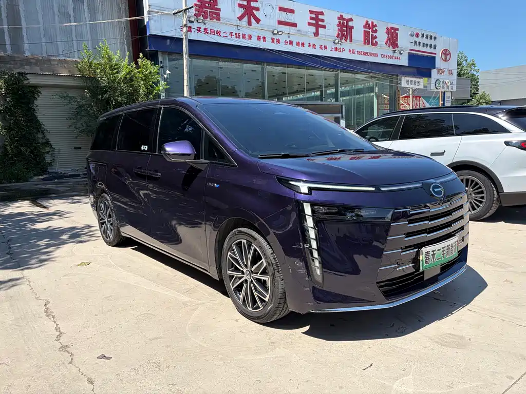 GAC Motor Trumpchi E8 PHEV — фото 2