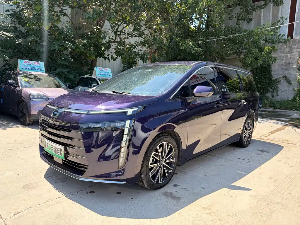 GAC Motor Trumpchi E8 PHEV — фото 3