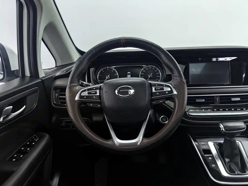 GAC Motor Trumpchi M6 — фото 11