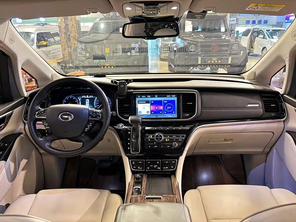 GAC Motor Trumpchi M8 — фото 11