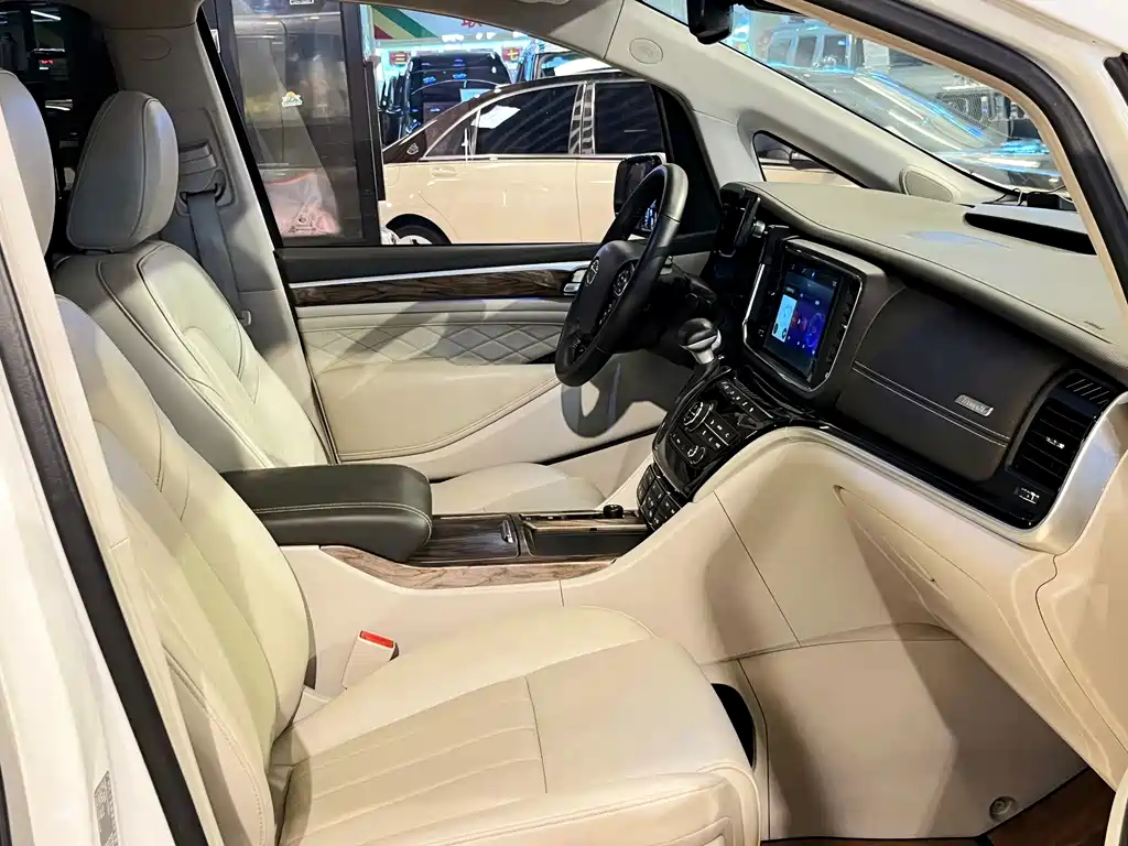 GAC Motor Trumpchi M8 — фото 13