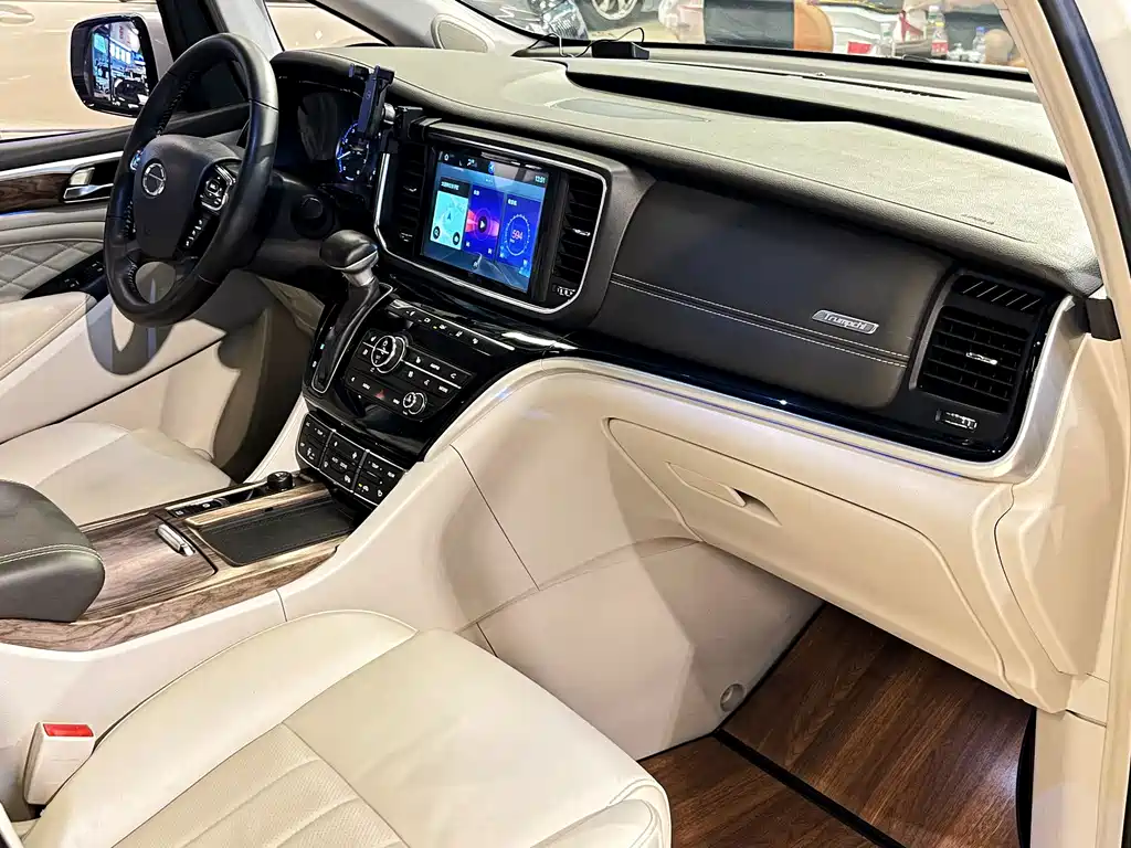 GAC Motor Trumpchi M8 — фото 14
