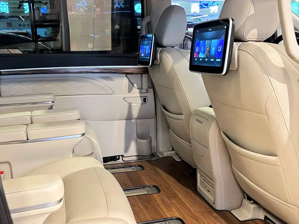 GAC Motor Trumpchi M8 — фото 20