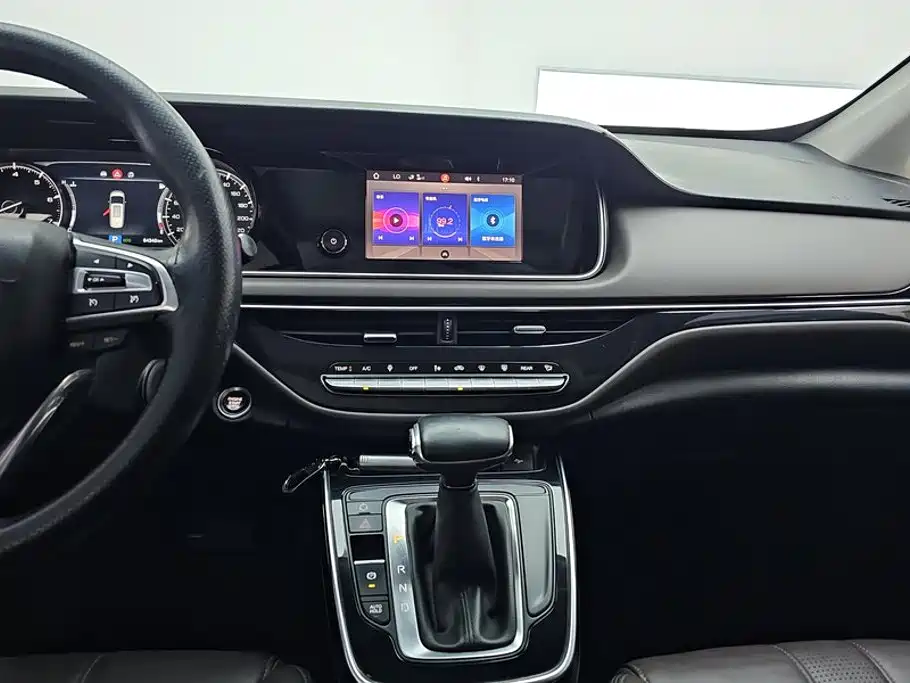 GAC Motor Trumpchi M6 — фото 13