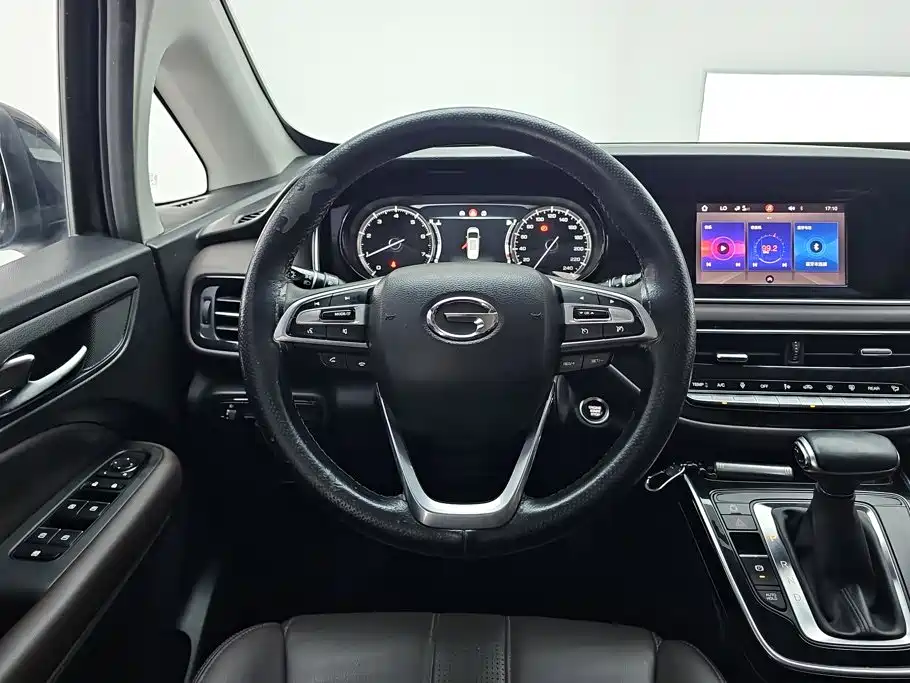 GAC Motor Trumpchi M6 — фото 15