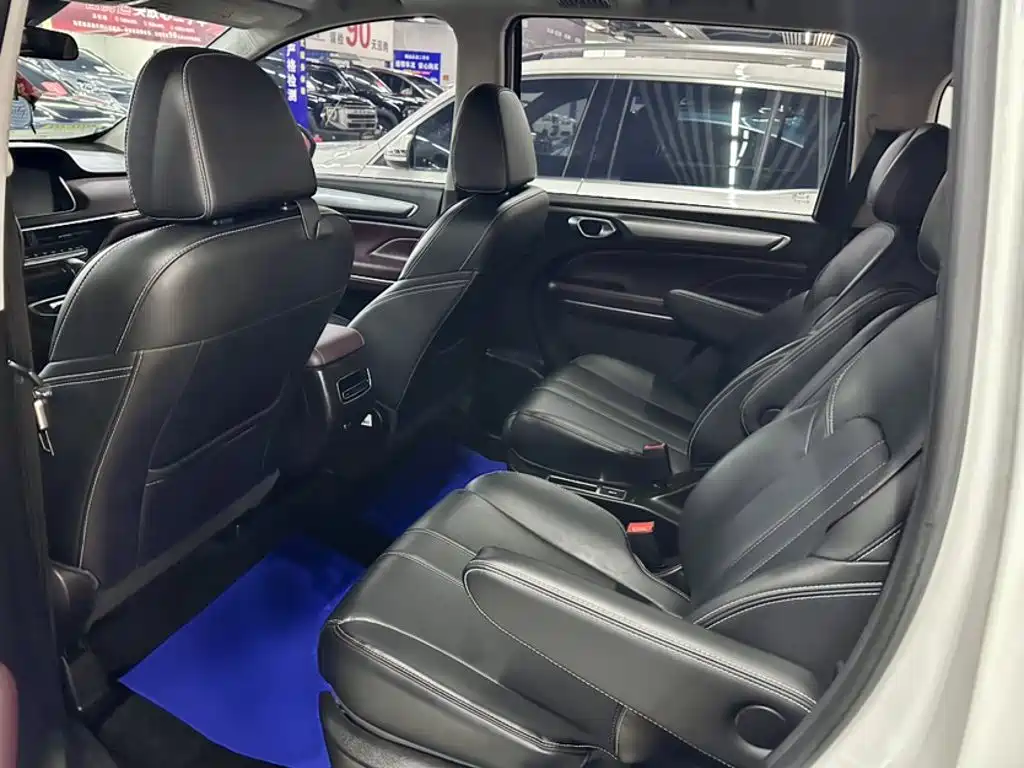 GAC Motor Trumpchi M6 — фото 10