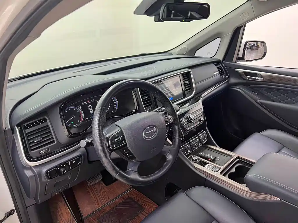 GAC Motor Trumpchi M8 — фото 25