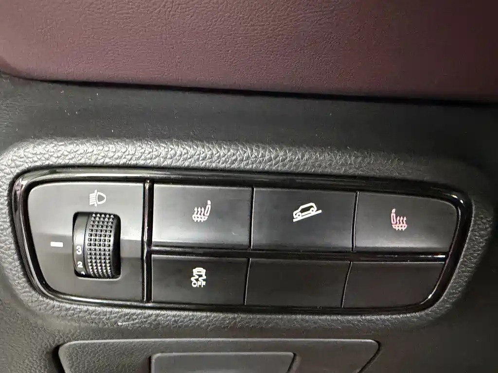 GAC Motor Trumpchi M6 — фото 19