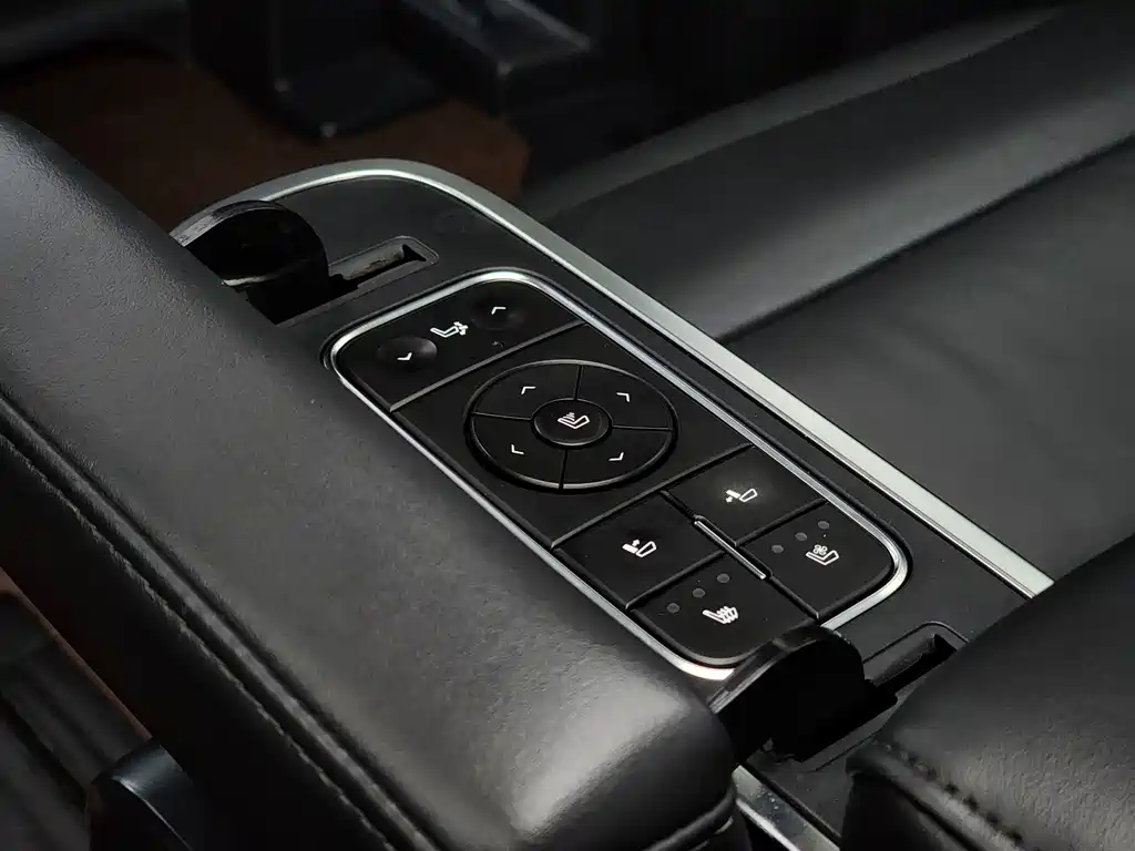 GAC Motor Trumpchi M8 — фото 17
