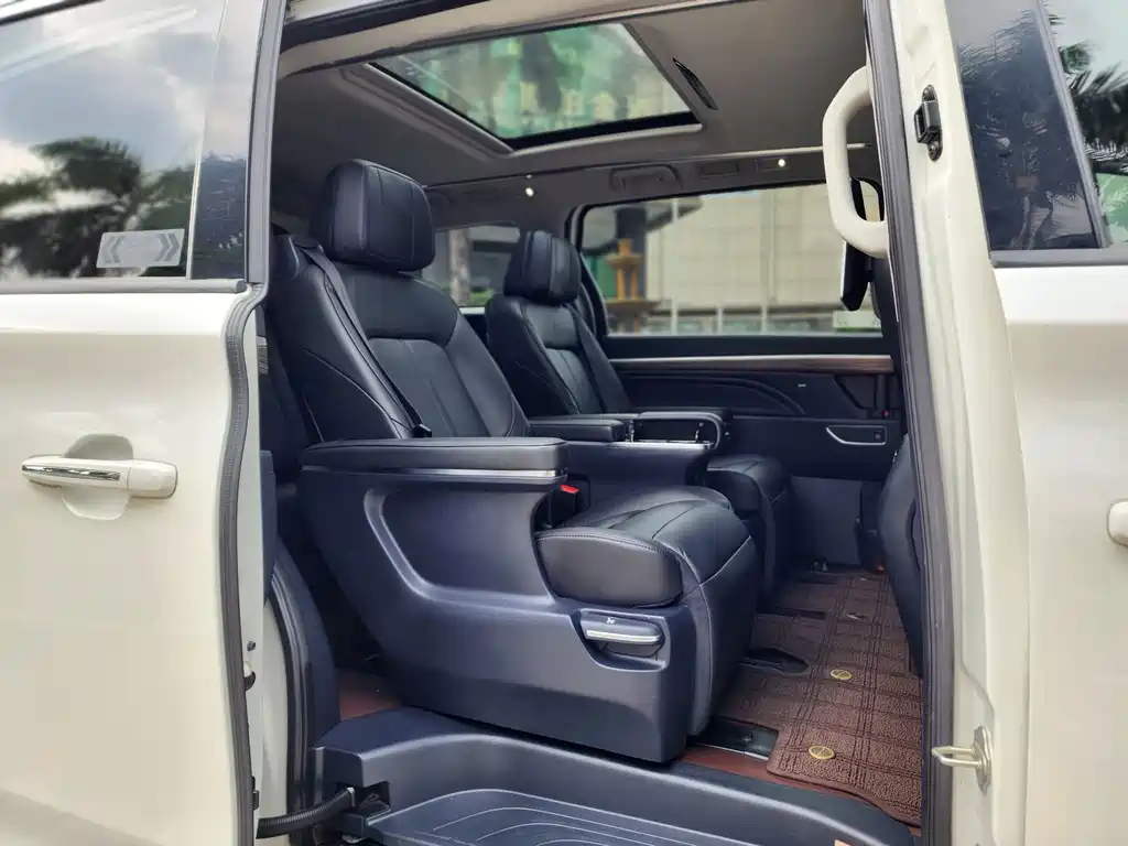 GAC Motor Trumpchi M8 — фото 19