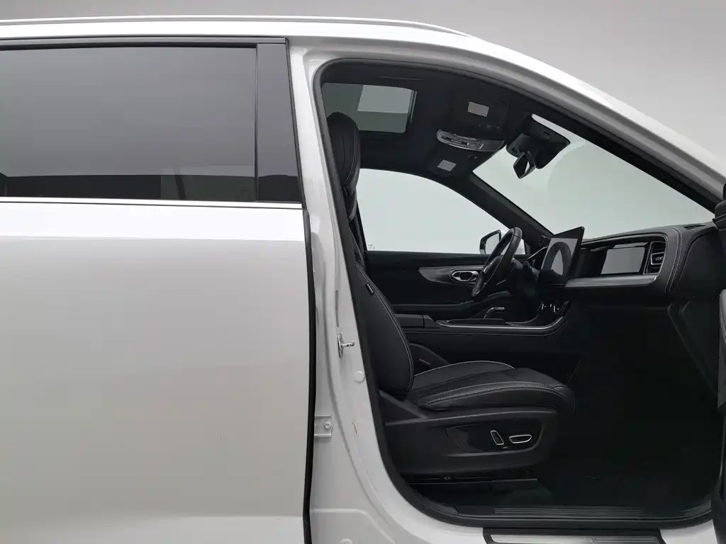 GAC Motor Trumpchi GS8 — фото 23