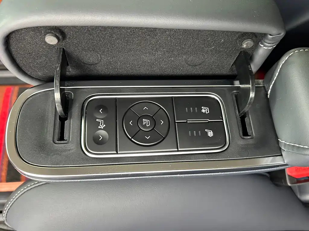 GAC Motor Trumpchi M8 — фото 11