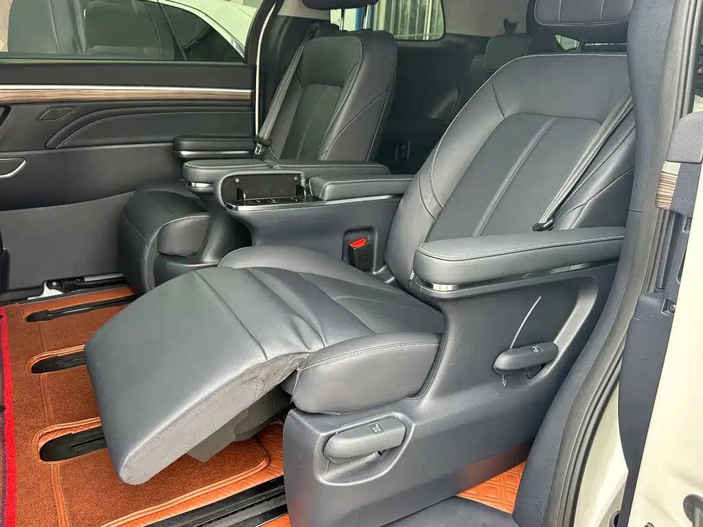 GAC Motor Trumpchi M8 — фото 13
