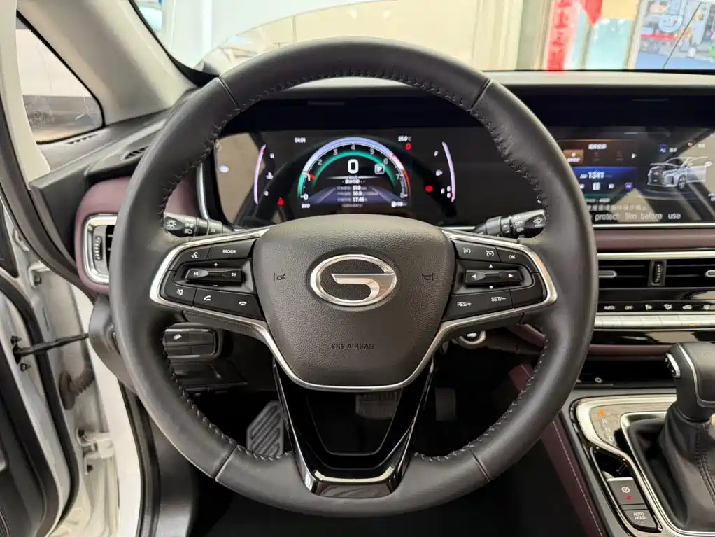 GAC Motor Trumpchi M6 — фото 11