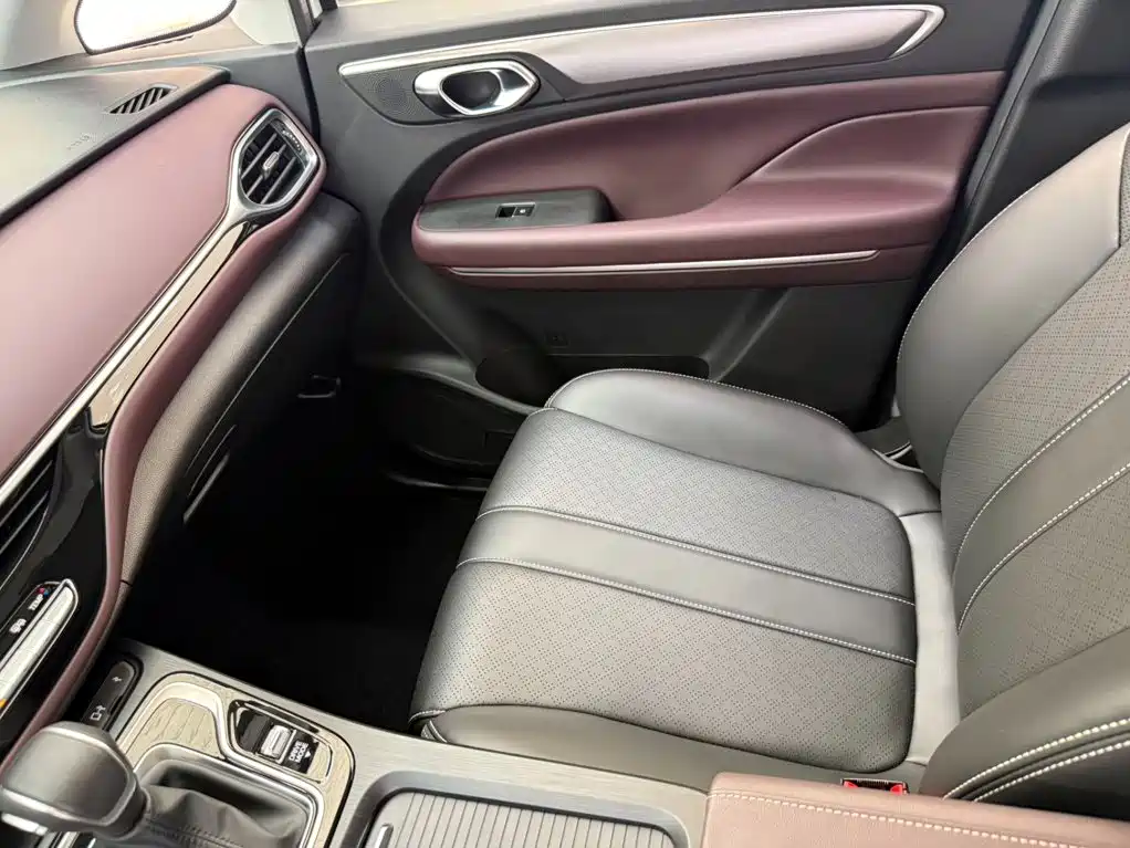 GAC Motor Trumpchi M6 — фото 13