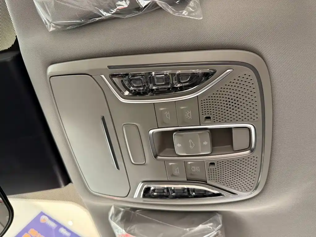GAC Motor Trumpchi M6 — фото 14
