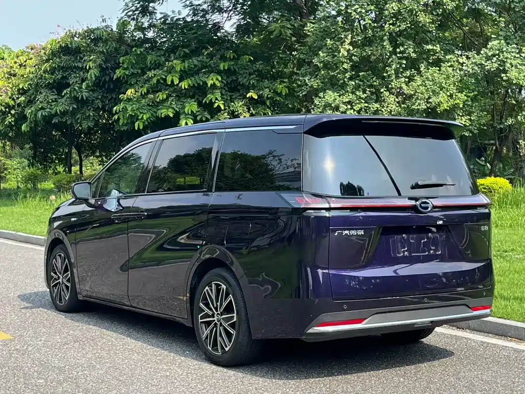 GAC Motor Trumpchi E8 PHEV — фото 14