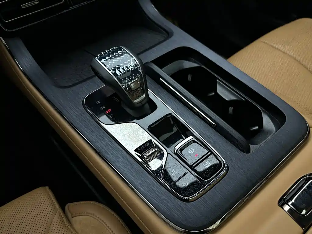 GAC Motor Trumpchi ES9 — фото 17