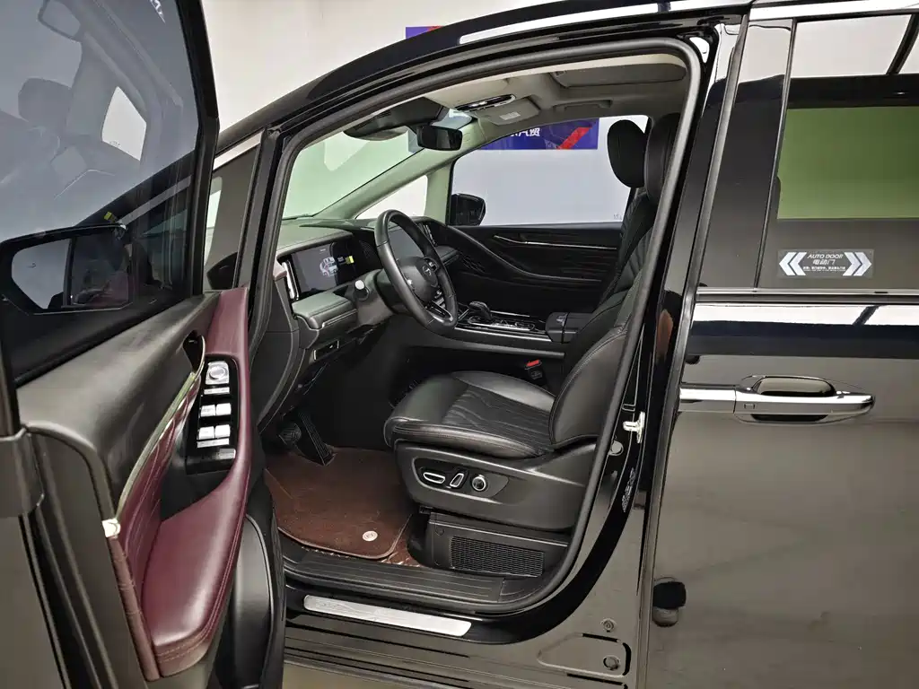 GAC Motor Trumpchi M8 — фото 13