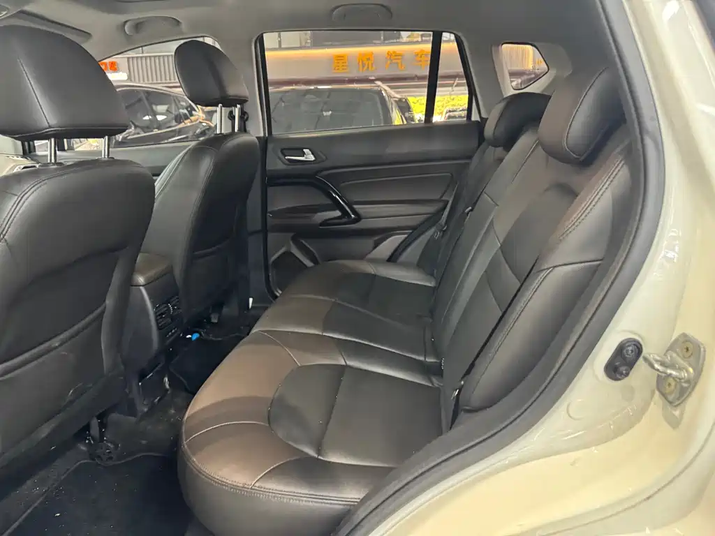GAC Motor GS4 Hybrid — фото 9