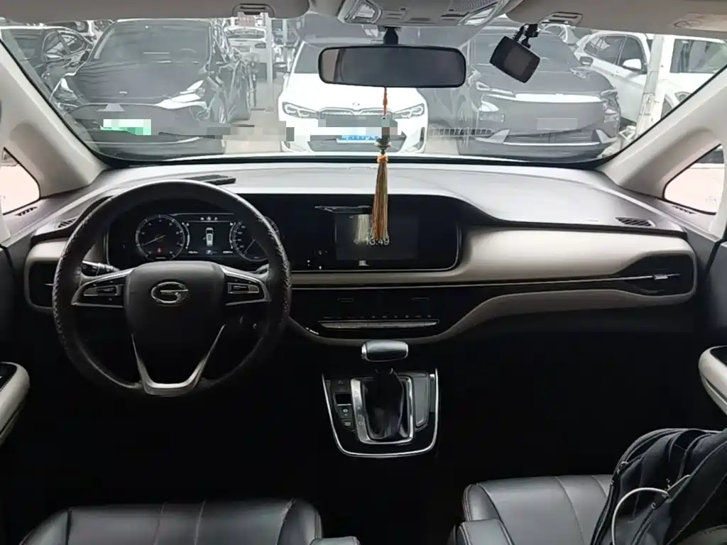 GAC Motor Trumpchi M6 — фото 10