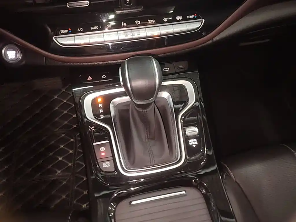 GAC Motor Trumpchi M6 — фото 14