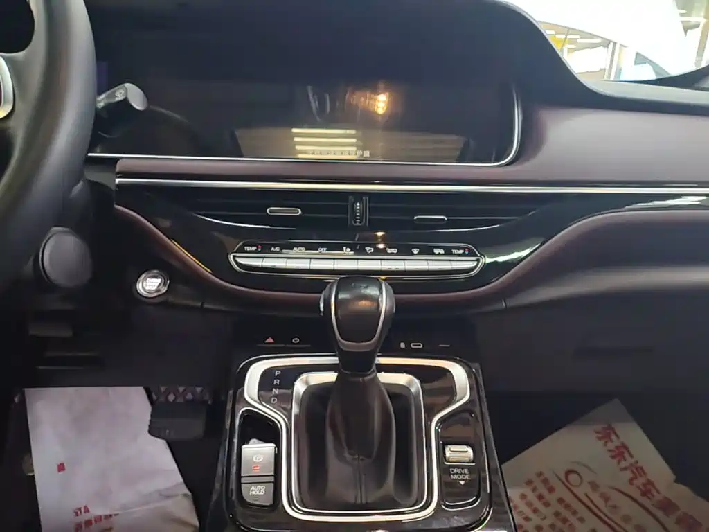 GAC Motor Trumpchi M6 — фото 13
