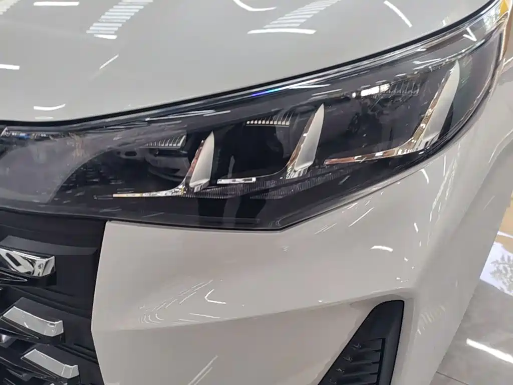 GAC Motor Trumpchi M6 — фото 24