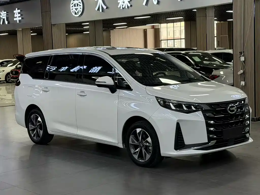 GAC Motor Trumpchi M6 — фото 6