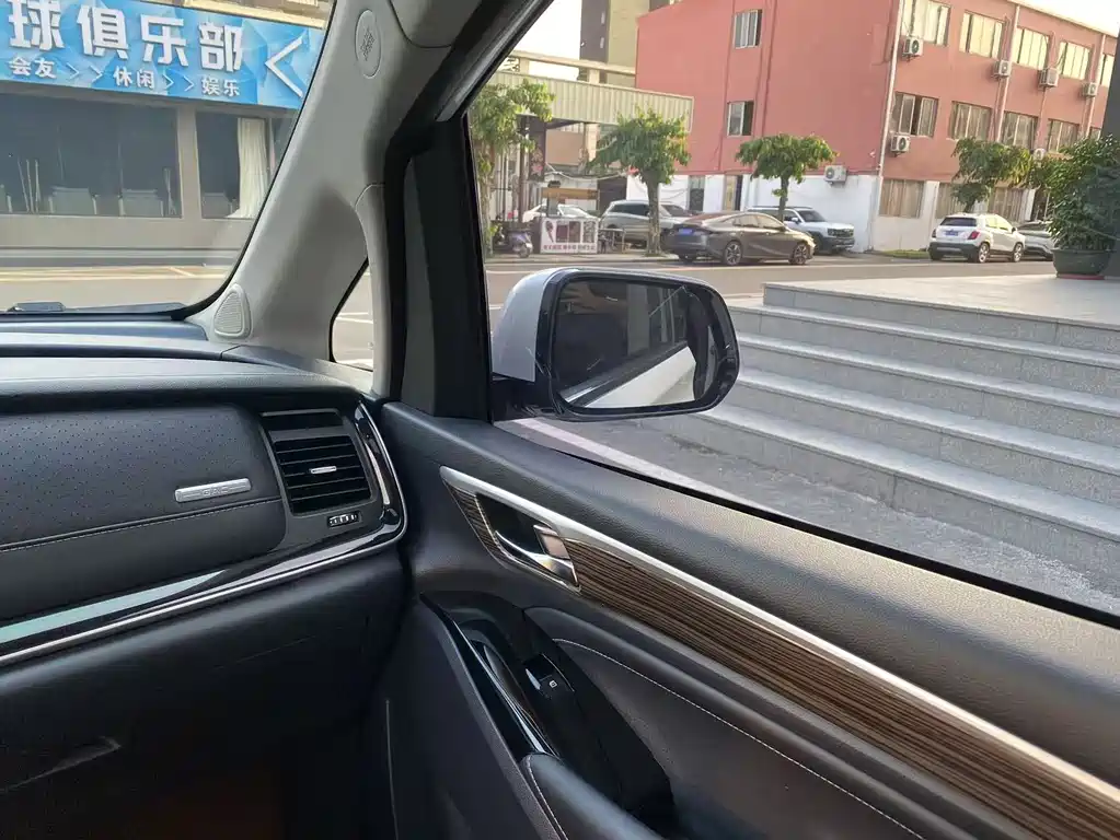 GAC Motor Trumpchi M8 — фото 14