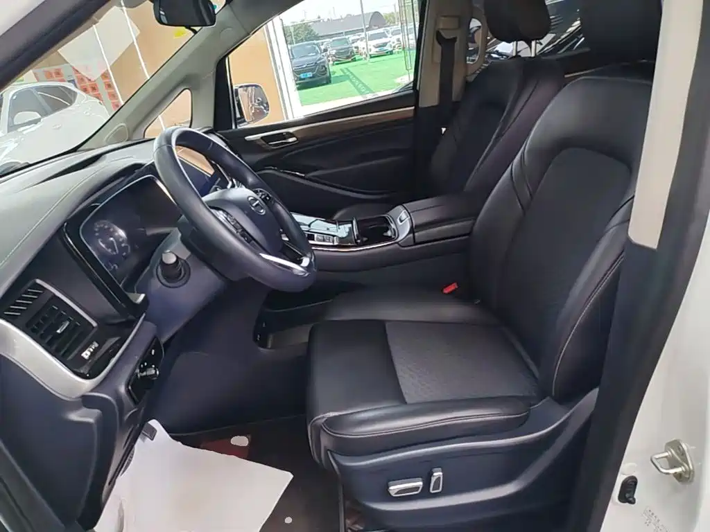 GAC Motor Trumpchi M8 — фото 15