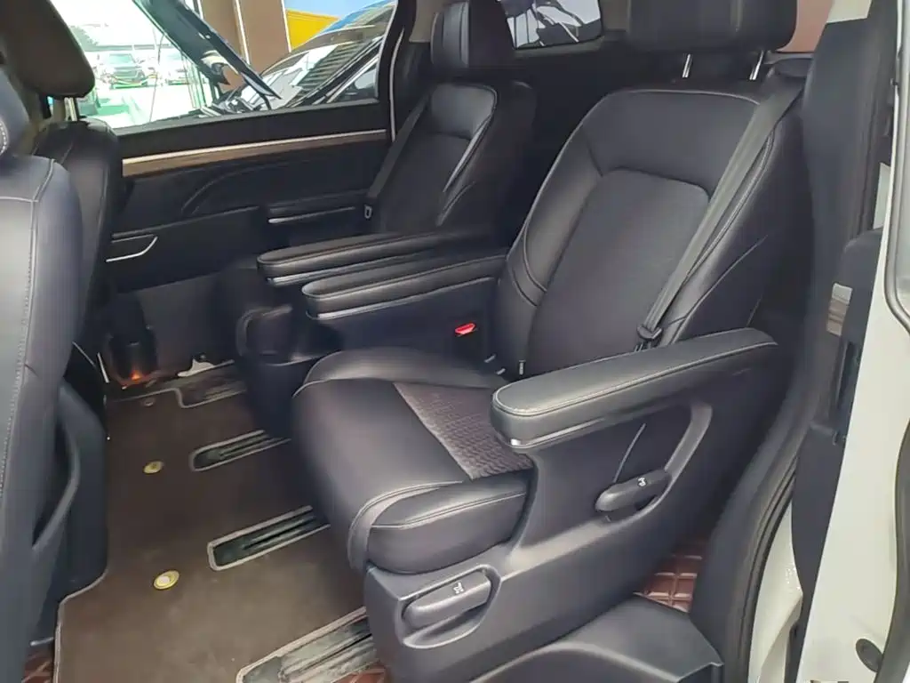 GAC Motor Trumpchi M8 — фото 17