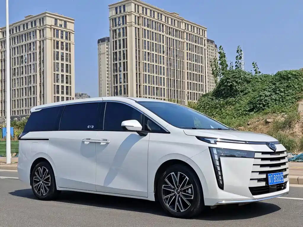 GAC Motor Trumpchi E8 — фото 2