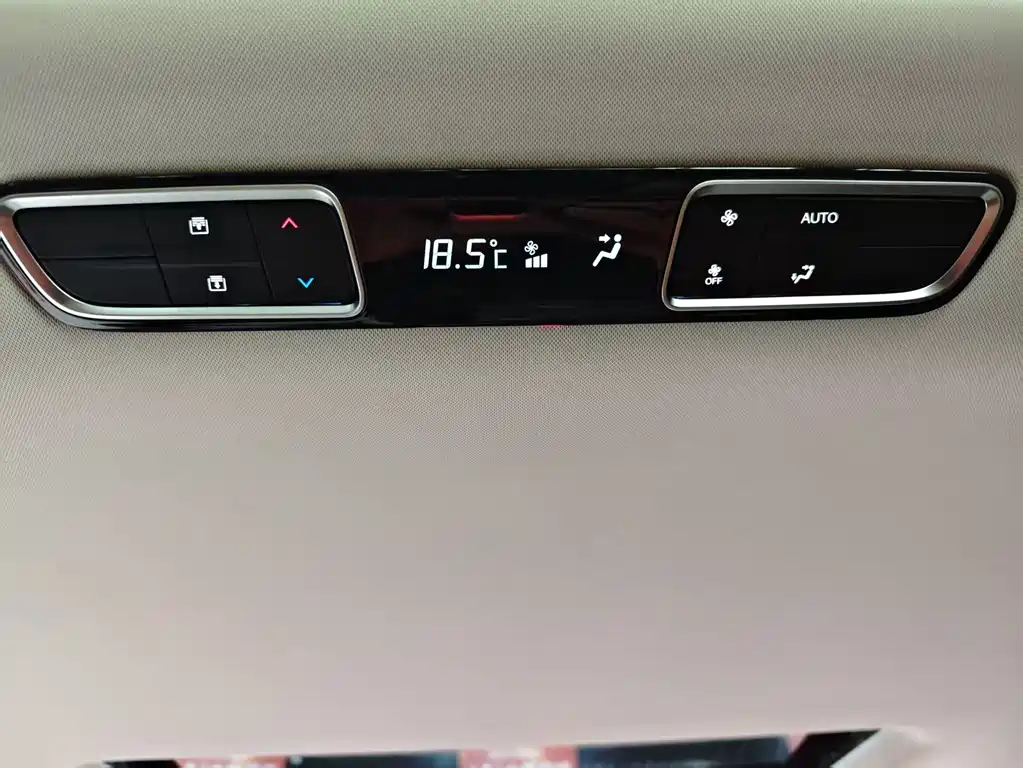 GAC Motor Trumpchi E8 — фото 17