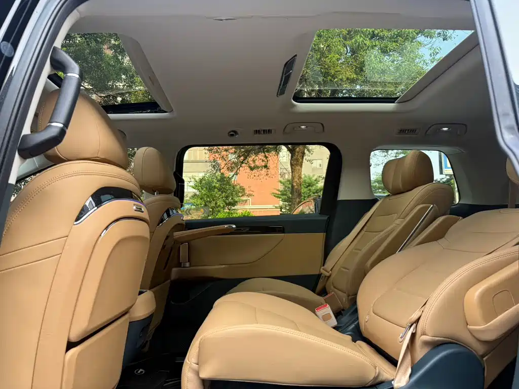 GAC Motor Trumpchi E8 — фото 19