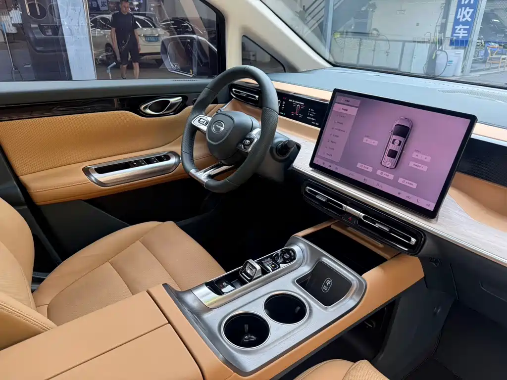 GAC Motor Trumpchi E8 — фото 23
