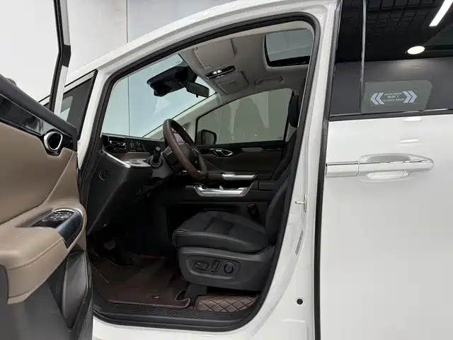 GAC Motor Trumpchi E8 — фото 7