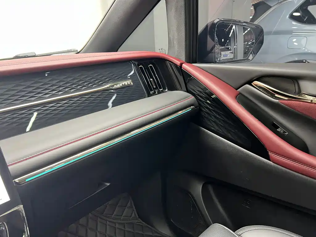 GAC Motor Trumpchi M8 — фото 16