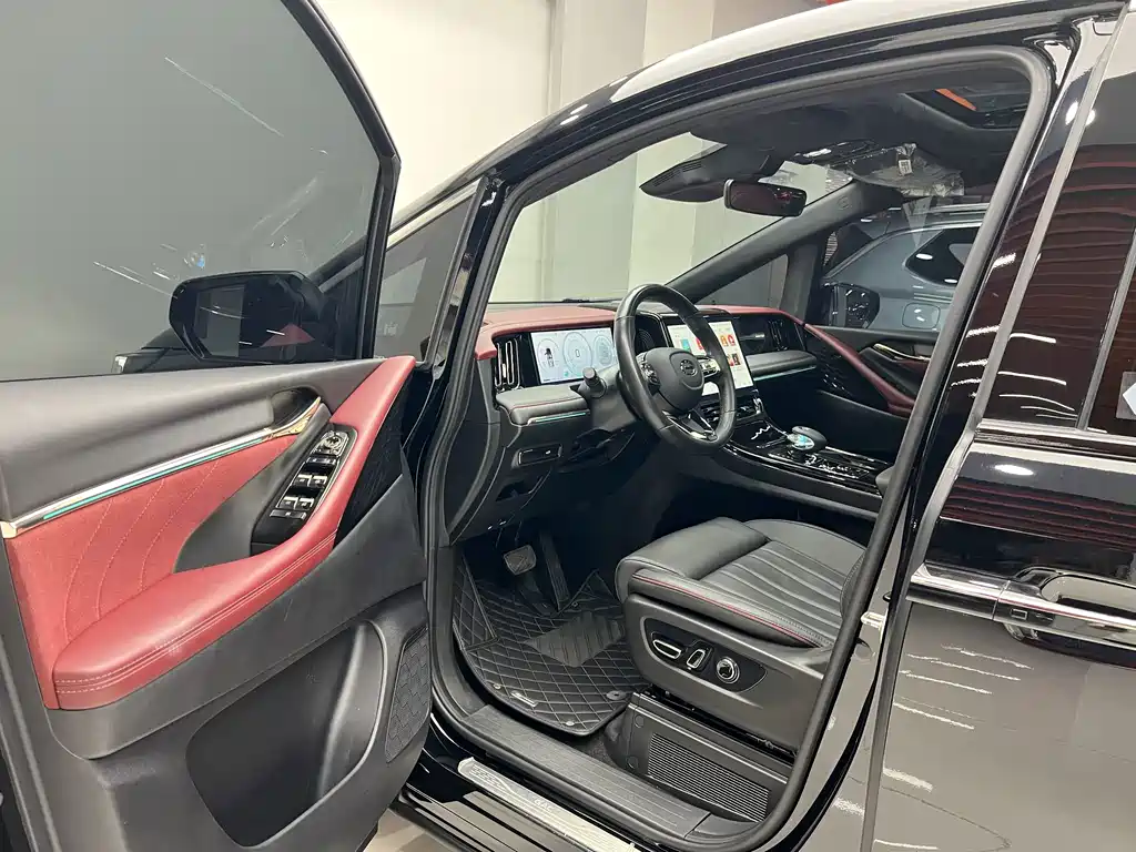 GAC Motor Trumpchi M8 — фото 17