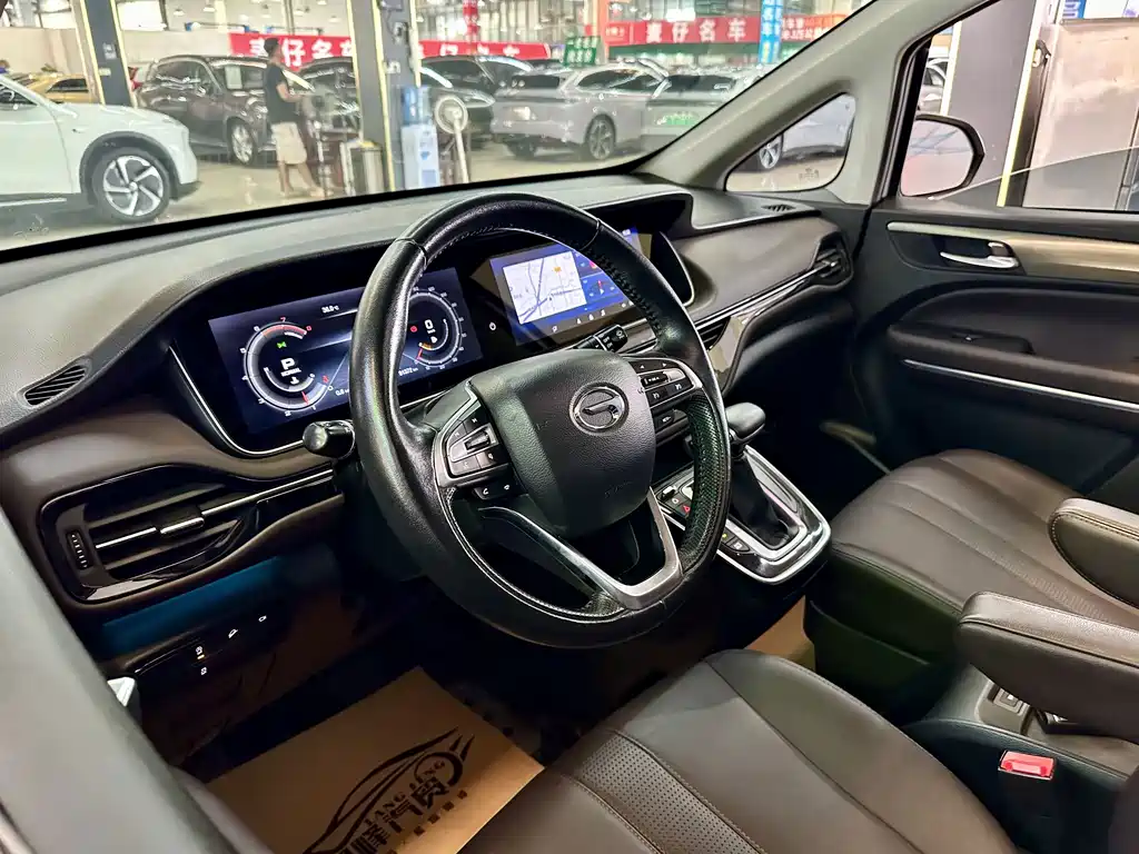 GAC Motor Trumpchi M6 — фото 17